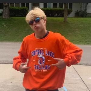 Meet your Posher, Logan